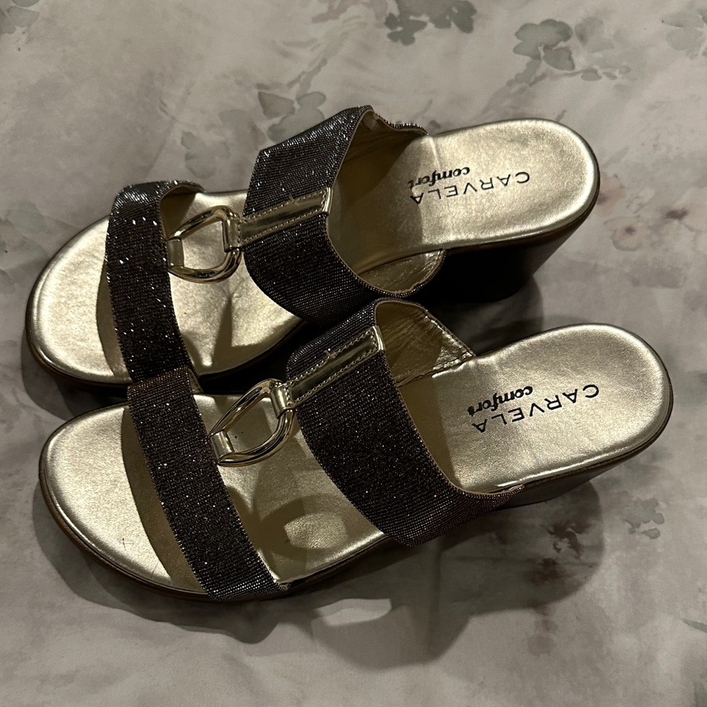 Carella Women's Glitter Wedge Sandals - Black and Gold